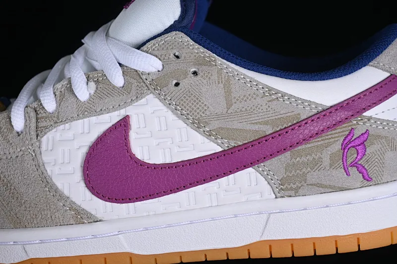 All Categories Nk SB Dunk Series Nk SB Dunk Low Low-top sneakers Z version Rayssa Leal x Nk SB Dunk Low Brazilian skateboarding goddess joint model SB low-top casual sneakers FZ5251-001